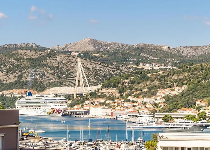 Gorgeous Dubrovnik Sea View Apartment With Free Parking