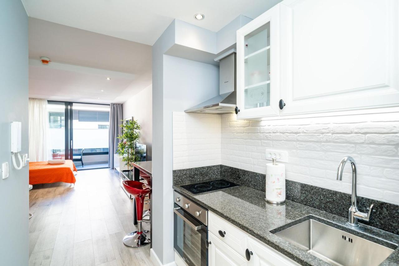 Gorgeous Sea View With Free Parking Apartment *