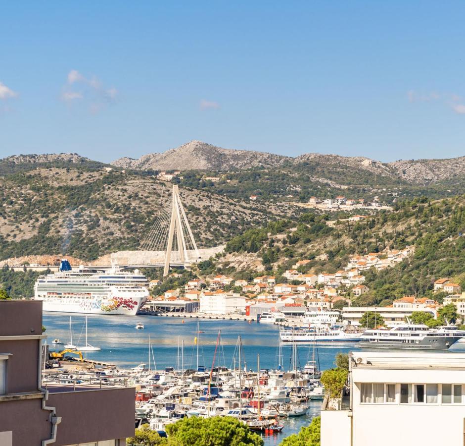 Gorgeous Sea View With Free Parking Apartment *