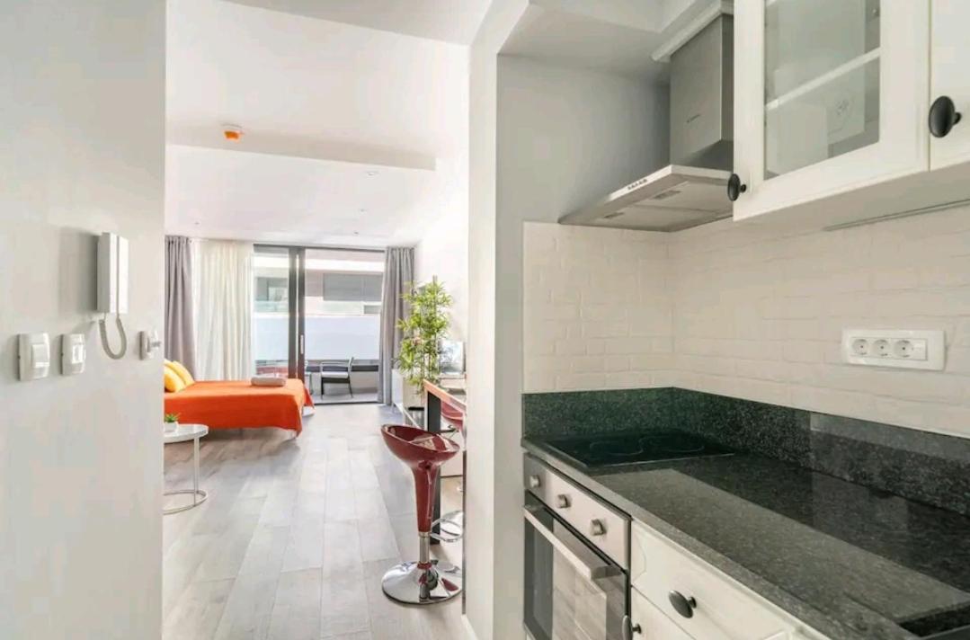 Gorgeous Sea View With Free Parking Apartment