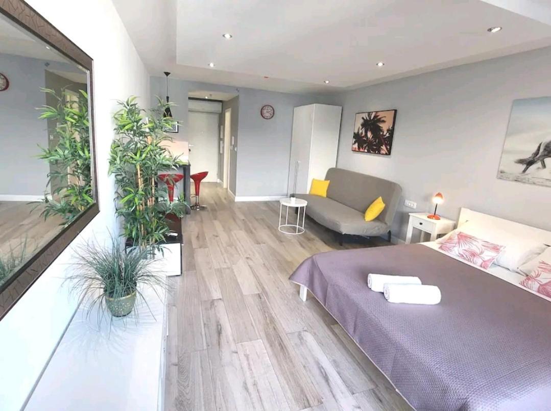 Gorgeous Sea View With Free Parking Apartment