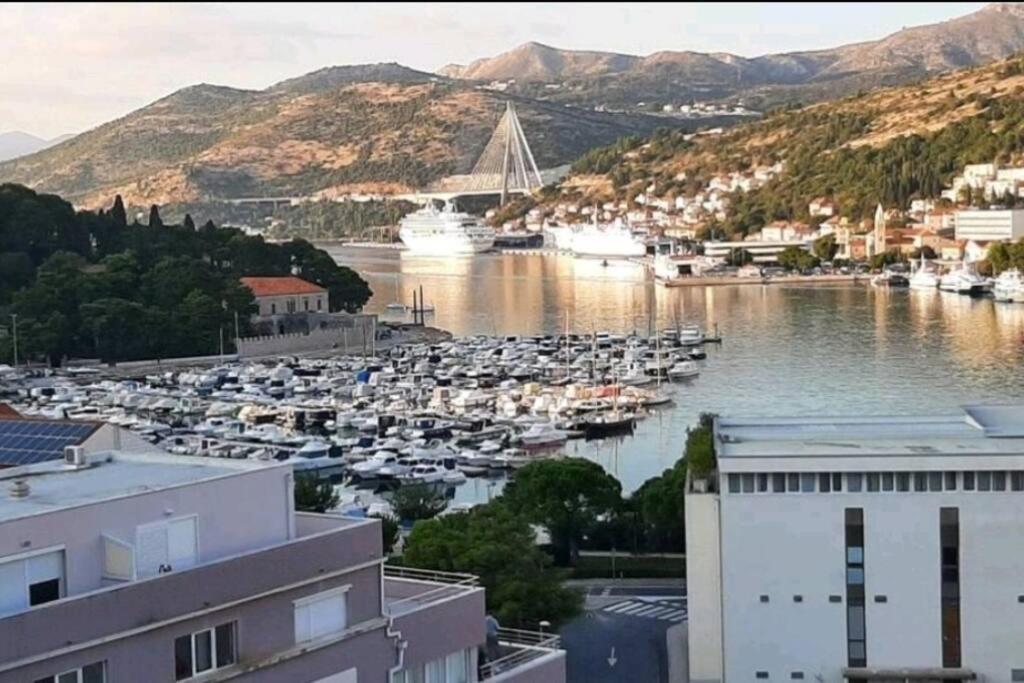 Gorgeous Sea View With Free Parking Apartamento Dubrovnik